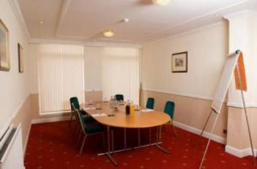 Cairn Hotel, Bathgate, 