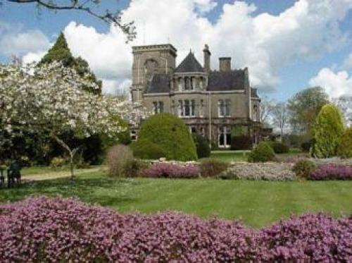 Rudloe Arms Hotel, Box, 