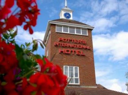 Potters International Hotel, Aldershot, 