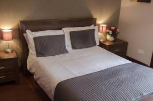 The Fullarton Park Hotel, Glenisla, 