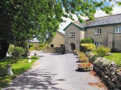 Twelve Oaks Farmhouse, Kingsteignton, Devon