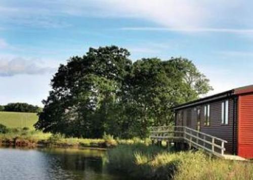 Orchard Lakes Lodges, Winkleigh, Devon