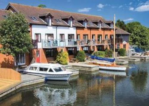 Ferry Marina Cottages, Horning, Norfolk