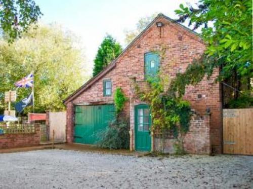 Squirrel Barn, Hilderstone, 
