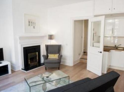 West End One Apartments, Trafalgar Square, 